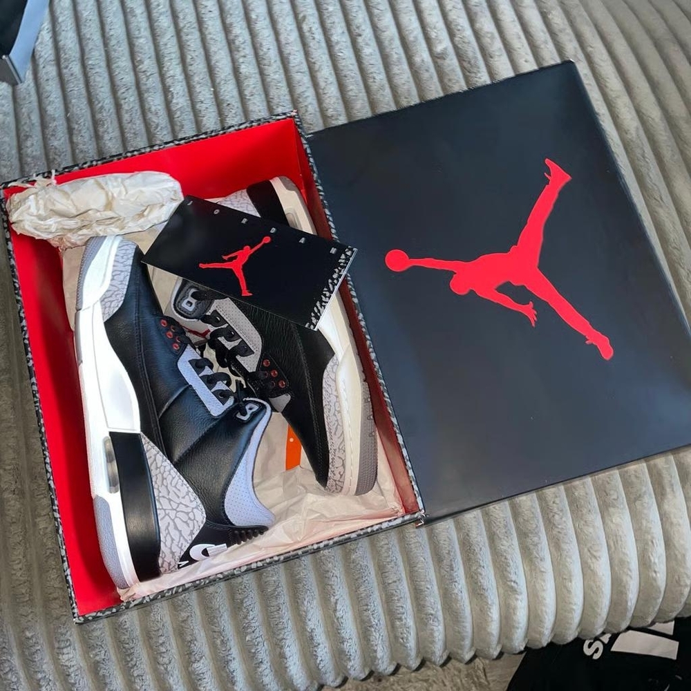 Jordan 3 Black cement (2024)